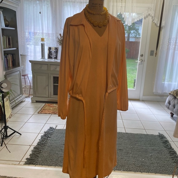 Two piece 1970 vintage apricot dress and top set - Picture 3 of 3